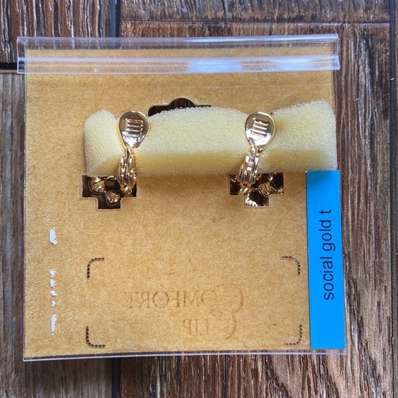 Gold Tone and Glass Clip On Earrings - Picture 4 of 8